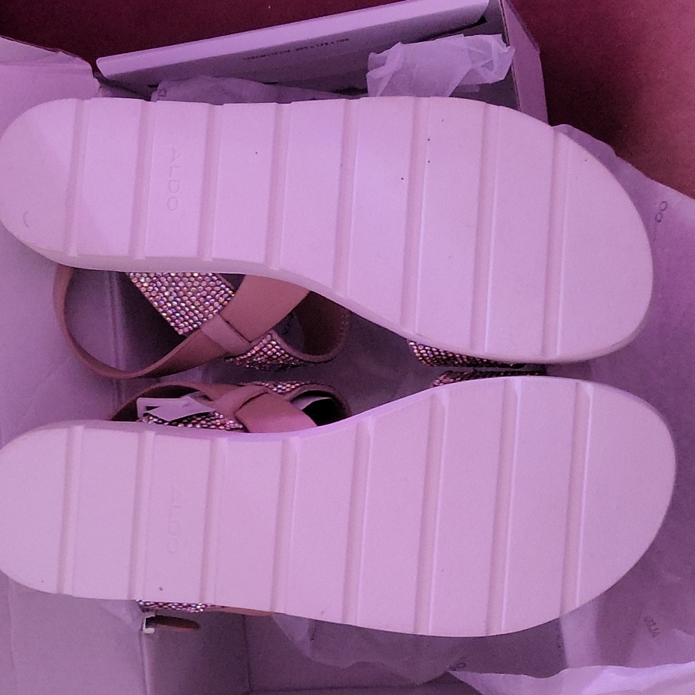 Sandals - Picture 3 of 4